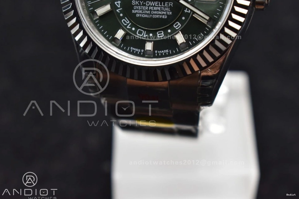 SS SmoothTexture Dial on Bracelet 1109 Best Skydweller Edition Oyster SS Green Noob A23J 0824